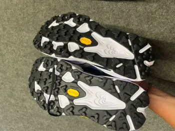 Hoka Speedgoat 7 bike d'occasion — image 2 sur 4