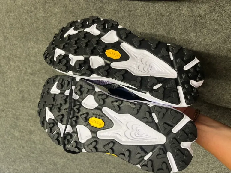 Hoka Speedgoat 7 bike d'occasion — image 2 sur 4