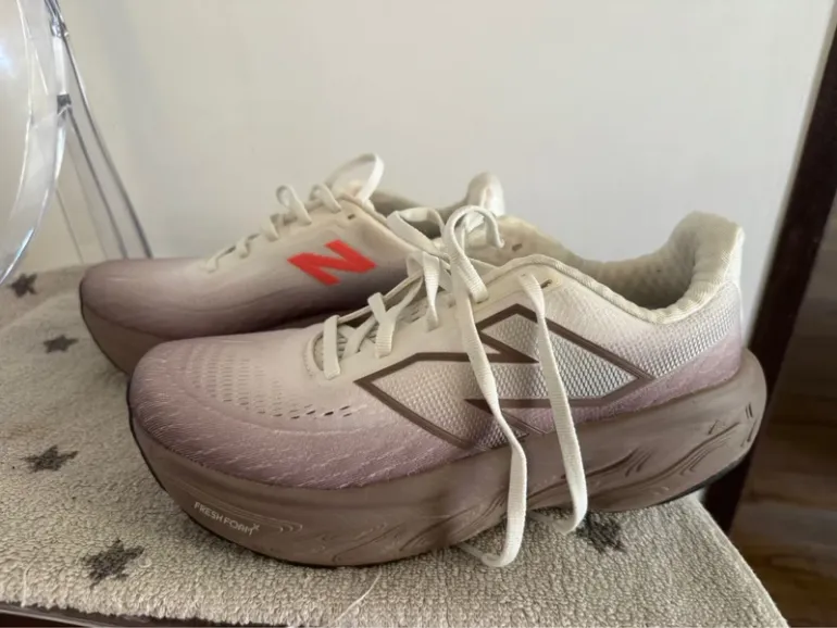 New Balance Fresh Foam 1080 bike usato — immagine 2 di 8