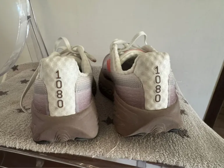 New Balance Fresh Foam 1080 bike usato — immagine 3 di 8