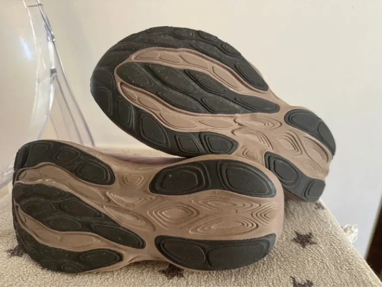 New Balance Fresh Foam 1080 bike usato — immagine 4 di 8