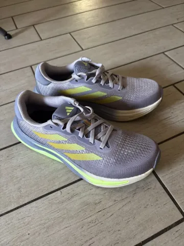 Used Supernova Solution Running Shoes