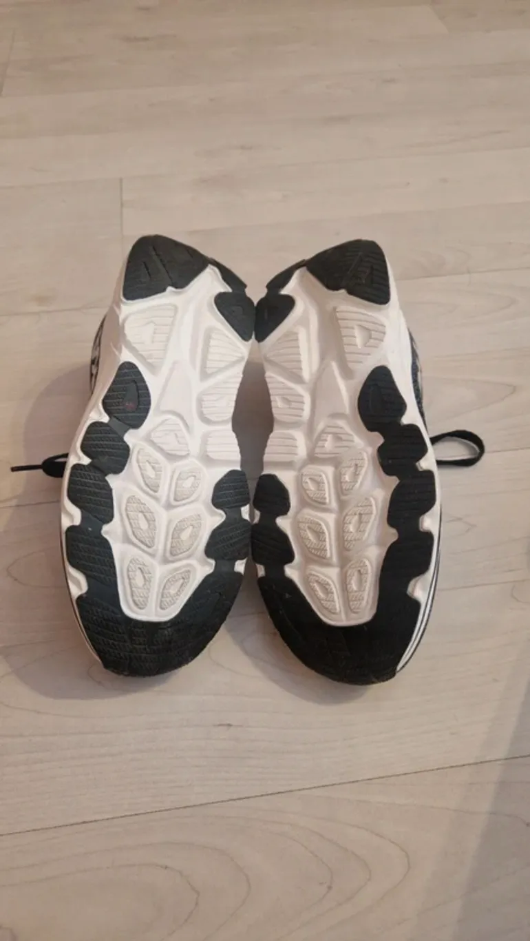 Used Hoka Clifton 10 bike — image 5 of 8