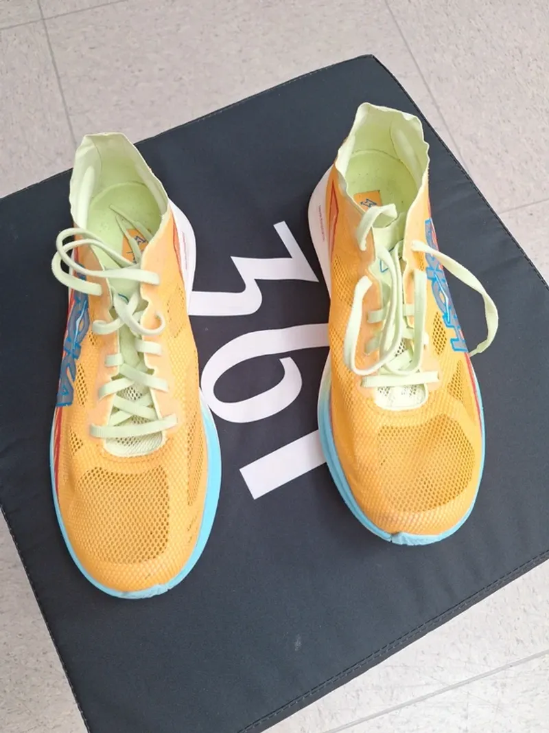 Hoka Cielo Road Running Shoes d'occasion
