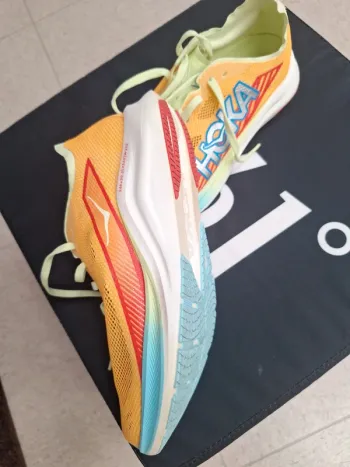 Hoka Cielo Road bike d'occasion — image 3 sur 3