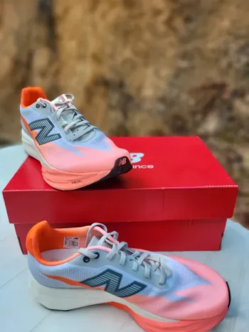 Použité New Balance FuelCell SuperComp Elite v5 bike — obrázek 1 z 8