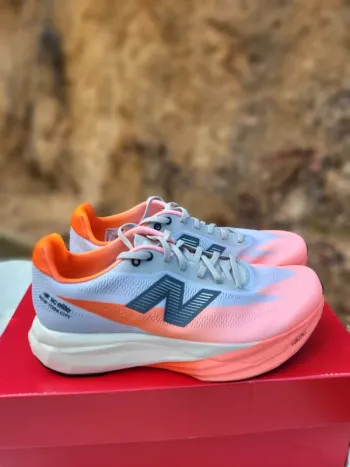 Použité New Balance FuelCell SuperComp Elite v5 bike — obrázek 2 z 8