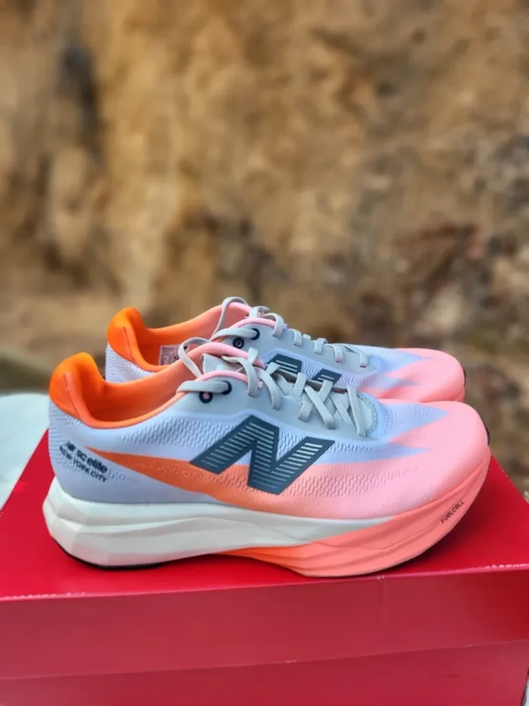 Použité New Balance FuelCell SuperComp Elite v5 bike — obrázek 2 z 8