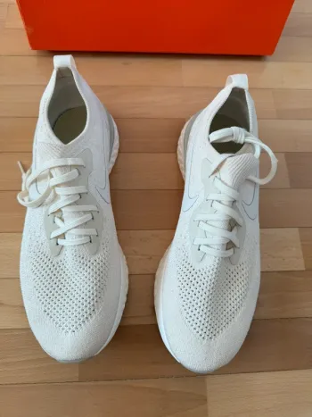 Used Nike Epic React Flyknit bike — image 6 of 6