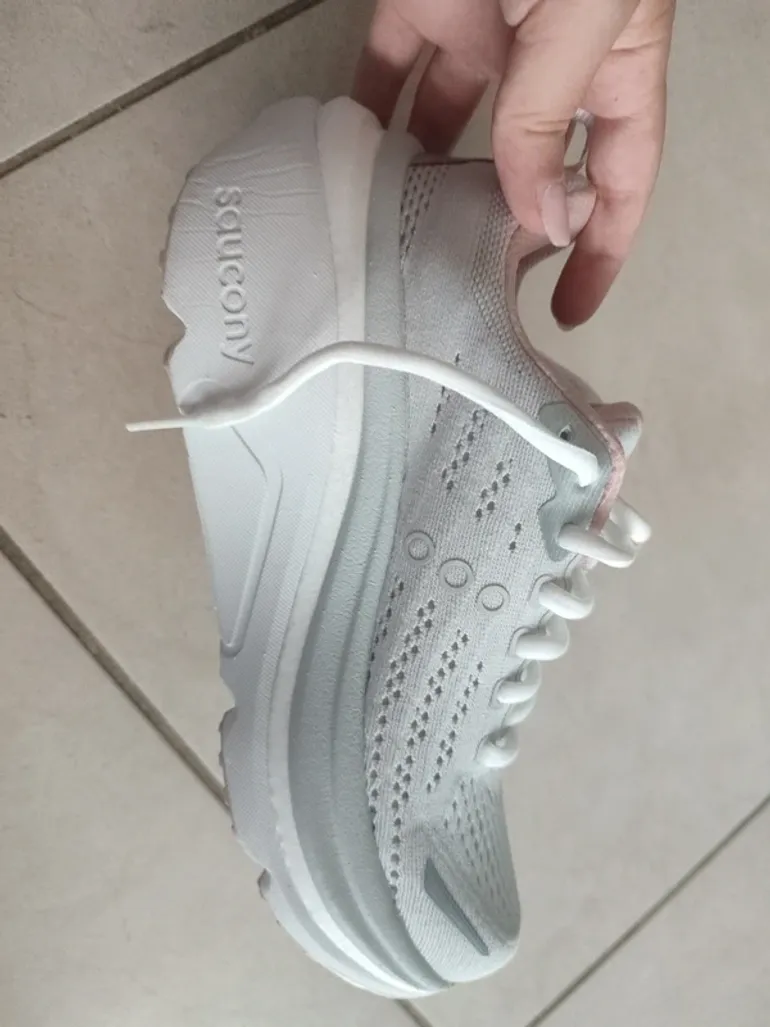 Used Saucony Hurricane 25 bike — image 6 of 7