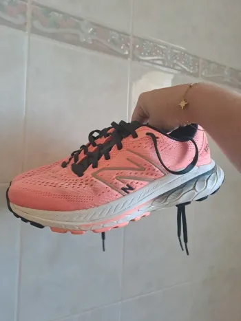 Used New Balance Fresh Foam X 860 v13 bike — image 2 of 6