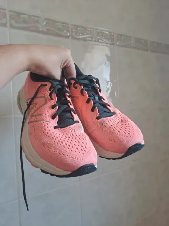 Used New Balance Fresh Foam X 860 v13 bike — image 3 of 6
