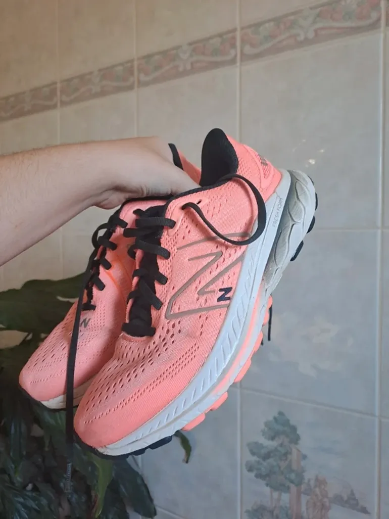 Used New Balance Fresh Foam X 860 v13 bike — image 1 of 6
