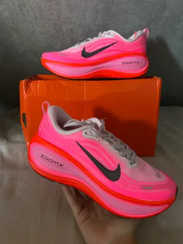 Used Lange Vomero Plus Running Shoes