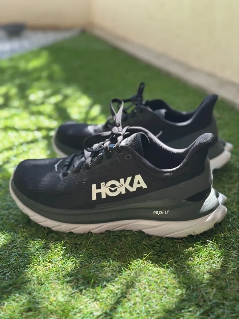Used Hoka Mach 4 Running Shoes