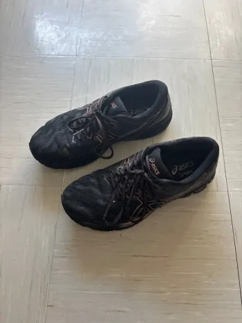 Used Asics Gel Jedeite bike — image 2 of 9