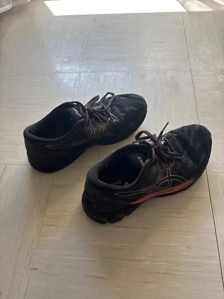 Used Asics Gel Jedeite bike — image 3 of 9