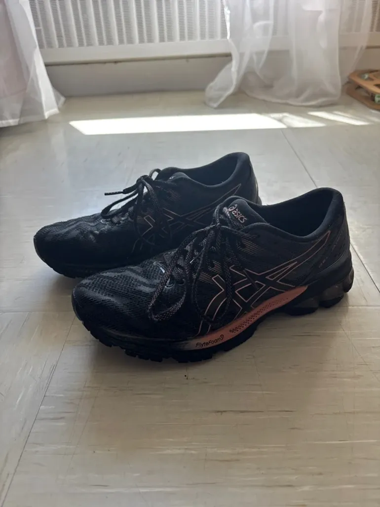 Used Asics Gel Jedeite bike — image 1 of 9