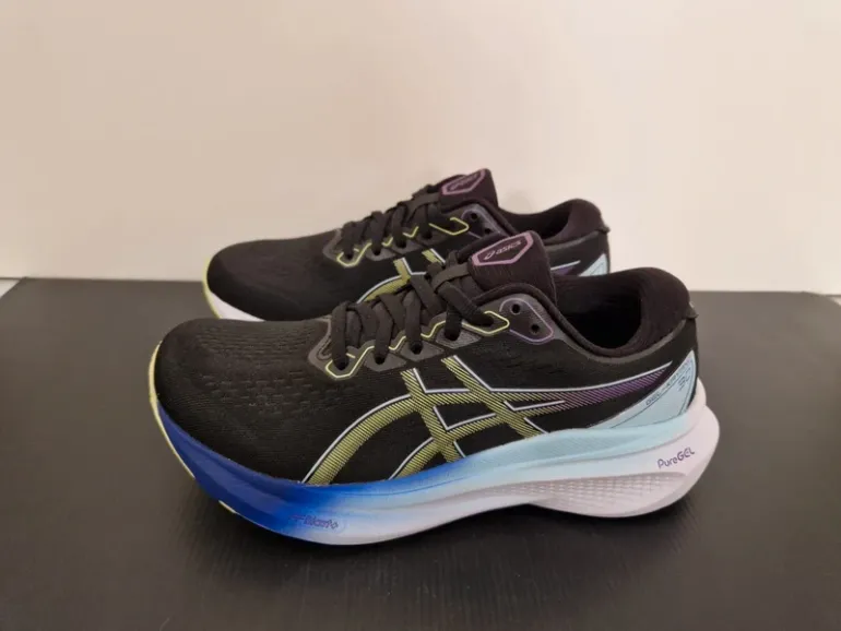 Used Asics Gel Kayano 30 bike — image 2 of 10