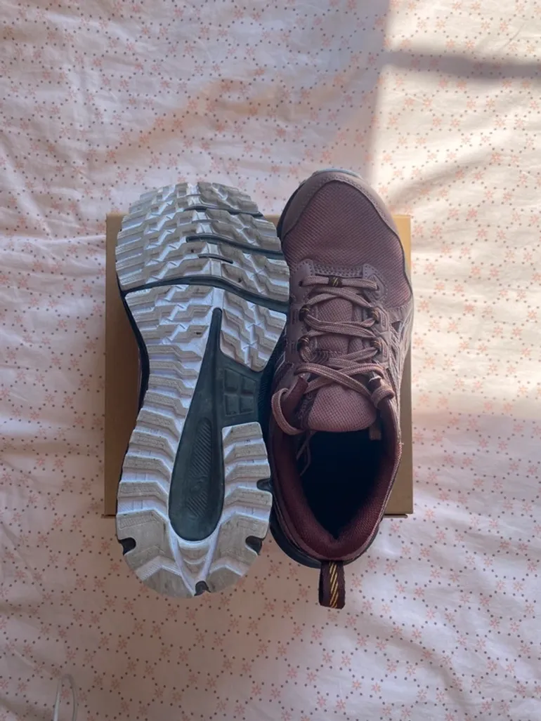 Used Asics Sneakers bike — image 5 of 6