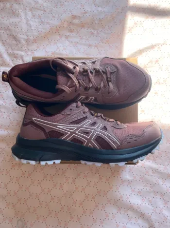 Used Asics Sneakers bike — image 3 of 6