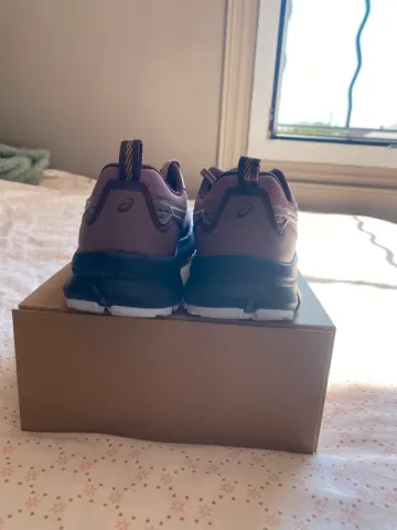 Used Asics Sneakers bike — image 4 of 6