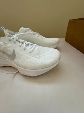 Used Nike Zoomx Invincible Run 3 bike — image 4 of 7