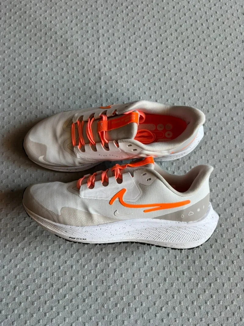 Used Pegasus 39 Shield Running Shoes