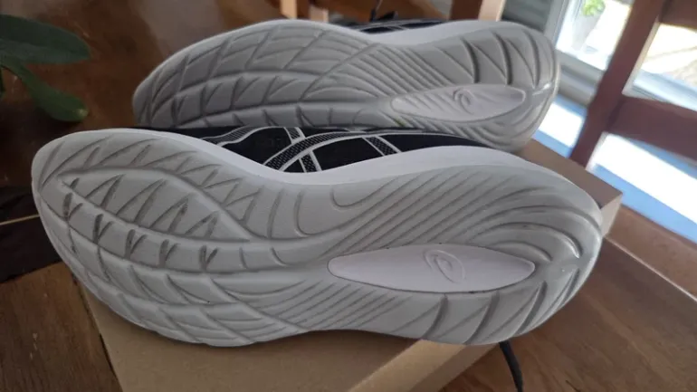 Used Asics Gel-Cumulus 27 bike — image 3 of 4