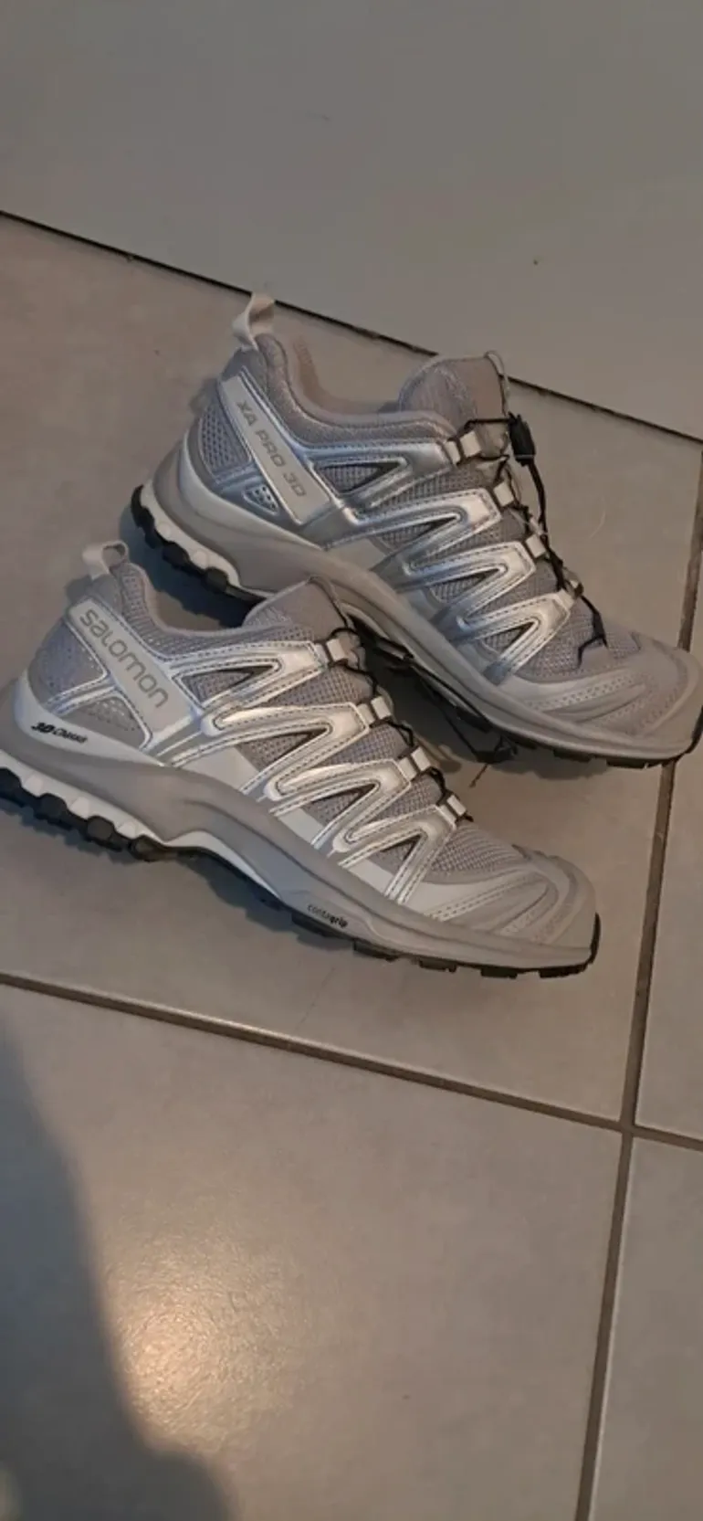 Used Salomon Running Shoes bike — image 1 of 4
