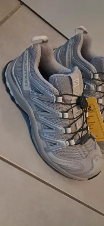 Used Salomon Running Shoes bike — image 2 of 4