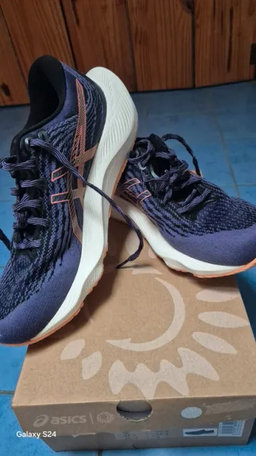 Used Asics Gel-Kayano Running Shoes