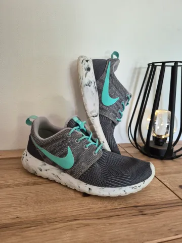 Used Nike Roshe Run Running Shoes