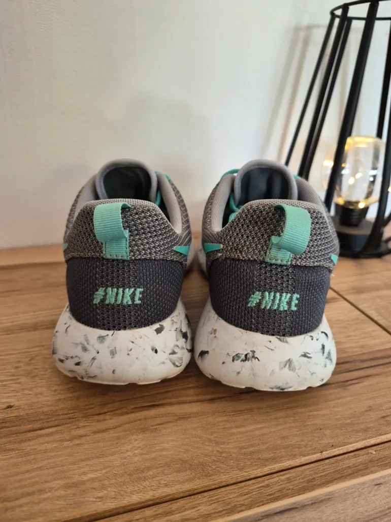 Used Nike Roshe Run bike — image 3 of 7