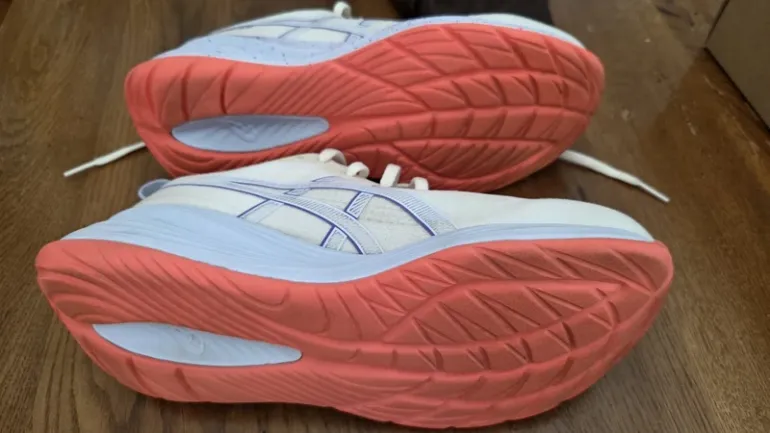 Asics Gel-Cumulus 27 Tokyo Collection bike de segunda mano — imagen 3 de 5