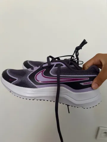 Tweedehands Rose Revolution 7 Running Shoes