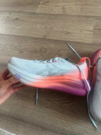 Gebrauchtes Asics Gel-Nimbus 28 Sunny Sizzle bike — Bild 3 von 6