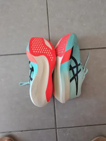 Asics metaspeed sky Paris bike d'occasion — image 3 sur 5