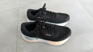 Used Brooks Adrenaline GTS 24 Running Shoes