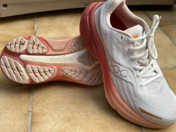 Used Saucony Running Shoes Women EU 39 bike — image 2 of 11