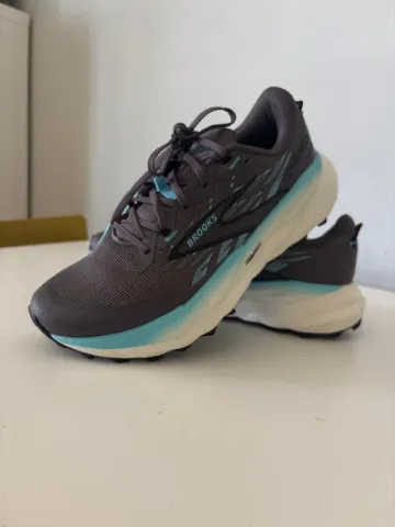 Używany Brooks Cascadia Running Shoes