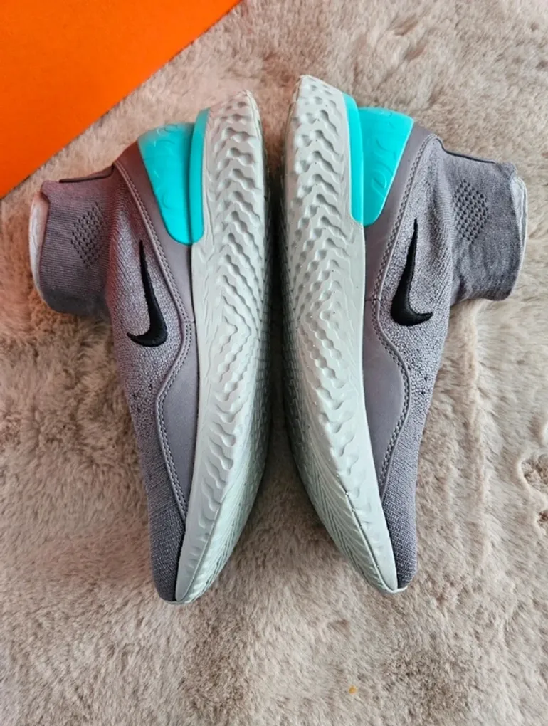 Used Nike Rise React Flyknit bike — image 3 of 6