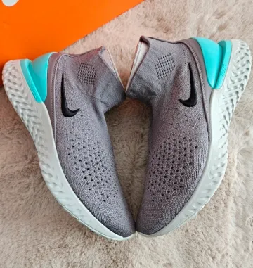 Used Nike Rise React Flyknit bike — image 4 of 6