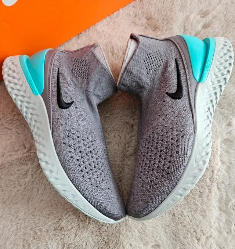 Used Nike Rise React Flyknit bike — image 4 of 6