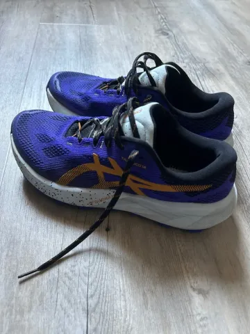Used Asics Trabuco 14 Running Shoes