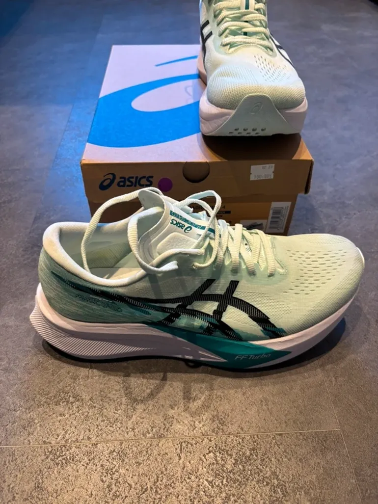 Used Asics Magic Speed 4 bike — image 4 of 5