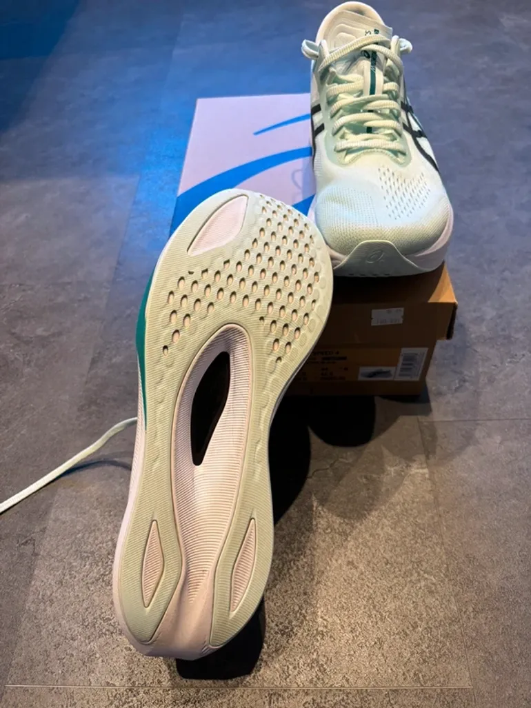 Used Asics Magic Speed 4 bike — image 5 of 5