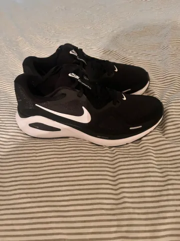Nike Structure 26 Running Shoes d'occasion