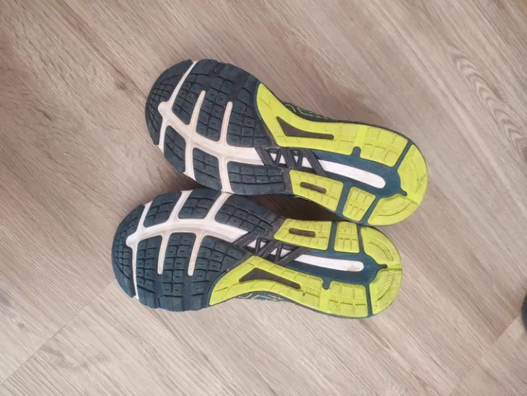 Used Asics GT 4000 4 bike — image 2 of 4