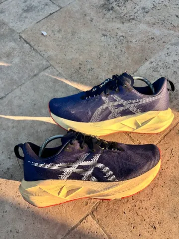 Tweedehands Asics Novablast 5 Running Shoes